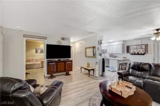 Photo #2: 2695670 Listing 