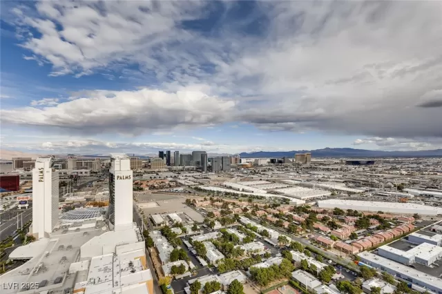 MLS: 2695684 Condo For Sale