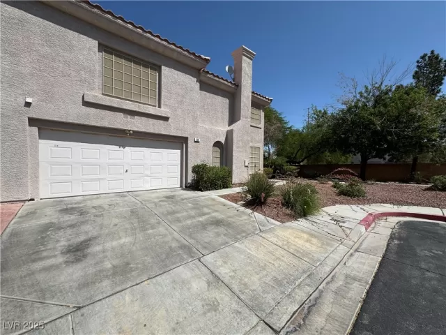 MLS: 2695709 Condo For Sale