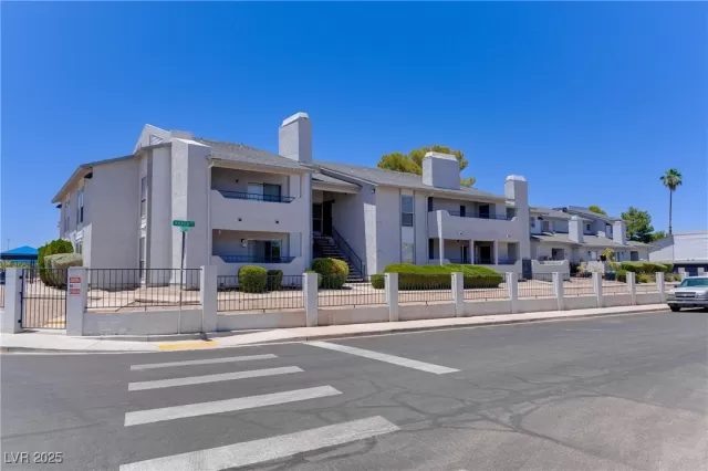 MLS: 2695728 Condo For Sale