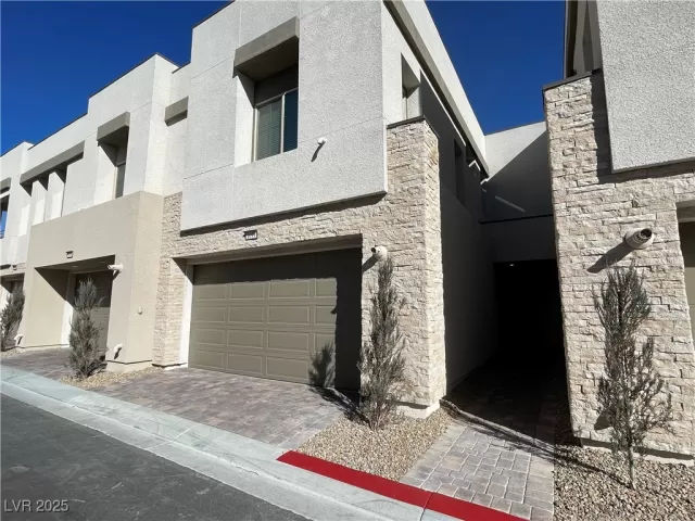 MLS: 2695749 Condo For Sale