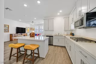 Photo #1: 2695750 Listing 