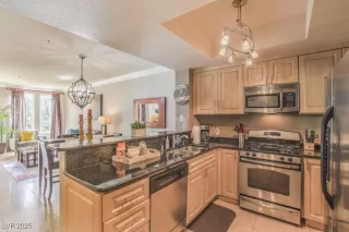 Photo #1: 2695755 Listing 