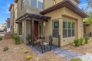 Photo #1: 2695763 Listing 