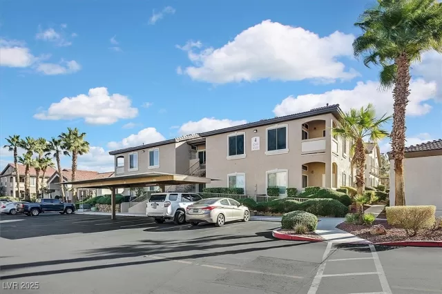 MLS: 2695764 Condo For Sale