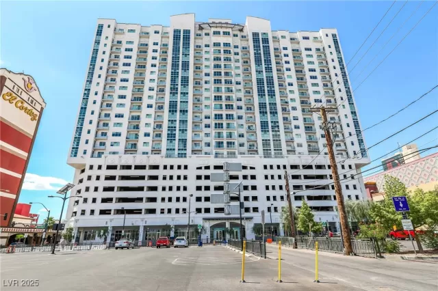 MLS: 2695773 Condo For Sale