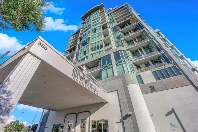 MLS: 2695783 Condo For Sale