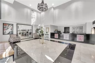 Photo #2: 2695783 Listing 