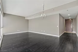 Photo #6: 2695795 Listing