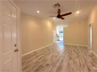 Photo #2: 2695805 Listing 