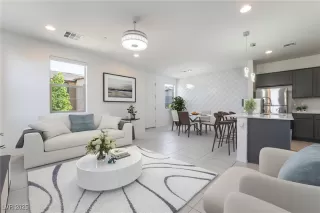 Photo #2: 2695808 Listing