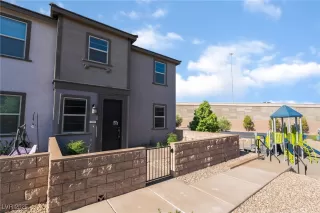 Photo #3: 2695808 Listing