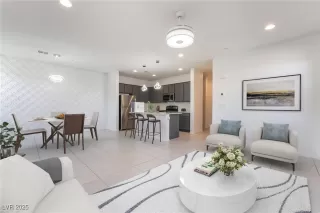 Photo #4: 2695808 Listing