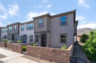 Photo #5: 2695808 Listing