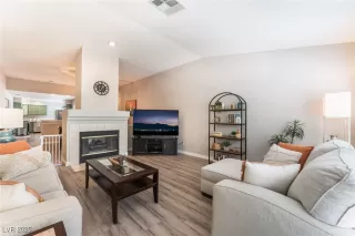 Photo #5: 2695817 Listing