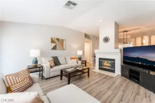 Photo #6: 2695817 Listing