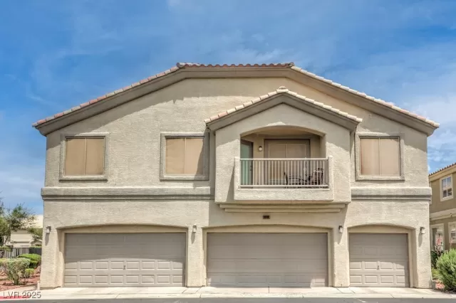 MLS: 2695834 Condo For Sale