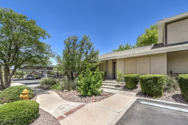 MLS: 2695856 Condo For Sale