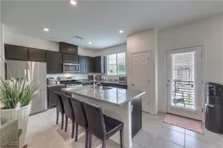 Photo #5: 2695911 Listing 