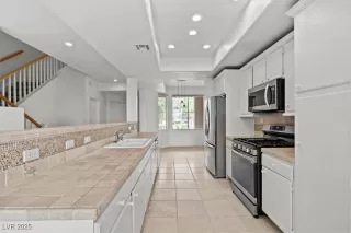 Photo #2: 2695931 Listing 