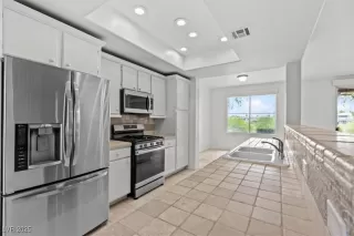 Photo #3: 2695931 Listing 