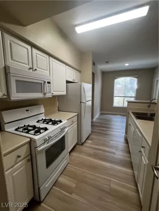 Photo #2: 2695949 Listing 