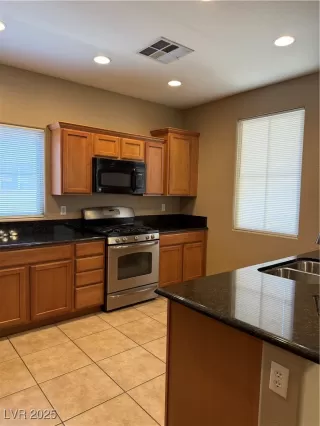 Photo #3: 2695961 Listing 