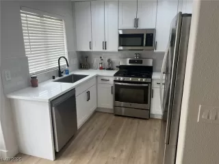 Photo #2: 2695965 Listing 