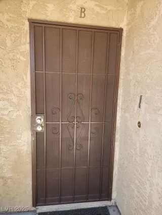 Photo #1: 2695977 Listing 