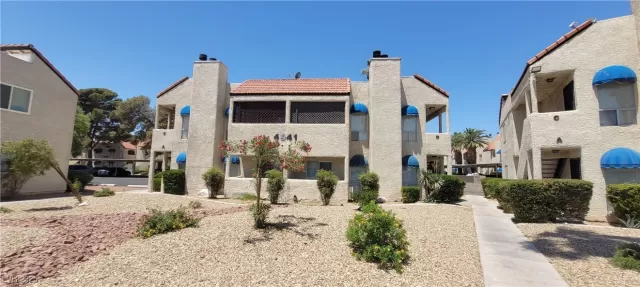 MLS: 2695984 Condo For Sale