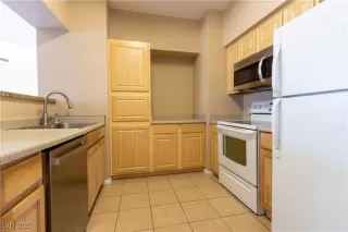 Photo #3: 2696021 Listing