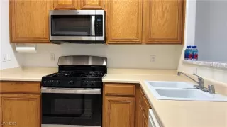 Photo #2: 2696031 Listing