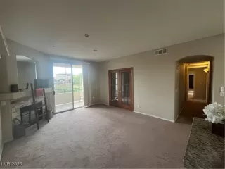 Photo #5: 2696058 Listing