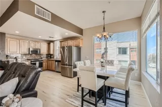 Photo #1: 2696060 Listing 