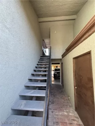 Photo #1: 2696074 Listing 