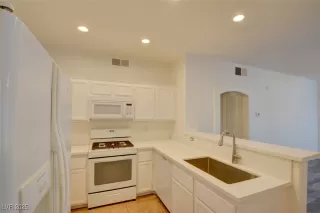 Photo #2: 2696076 Listing 