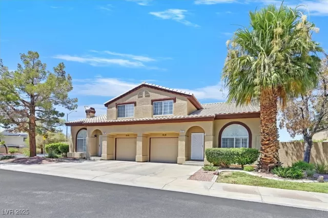 MLS: 2696089 Condo For Sale