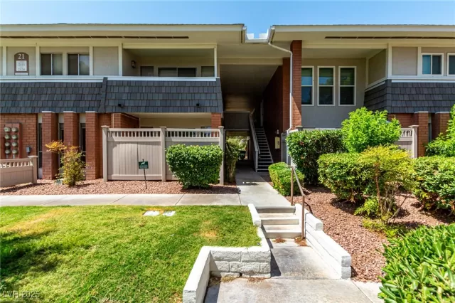 MLS: 2696262 Condo For Sale