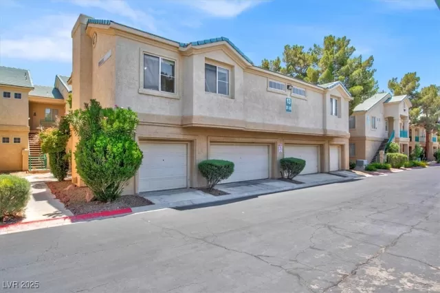 MLS: 2696273 Condo For Sale