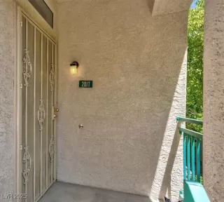 Photo #3: 2696273 Listing