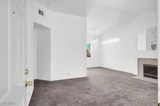 Photo #4: 2696273 Listing