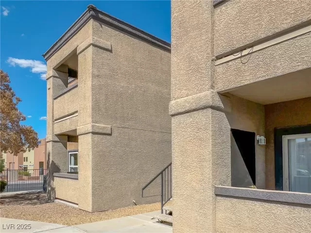 MLS: 2696300 Condo For Sale