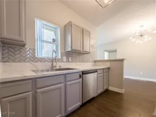 Photo #6: 2696300 Listing 