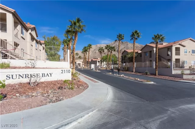 MLS: 2696307 Condo For Sale