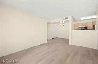 Photo #6: 2696368 Listing 