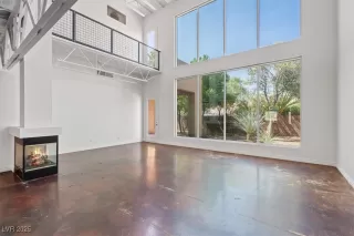 Photo #2: 2696381 Listing