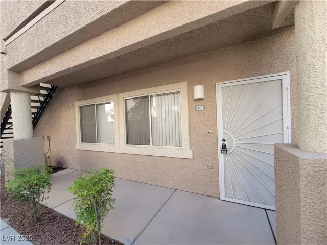 MLS: 2696401 Condo For Sale