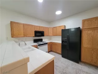 Photo #4: 2696401 Listing 