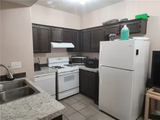 Photo #3: 2696415 Listing 