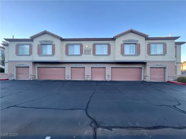 MLS: 2696424 Condo For Sale